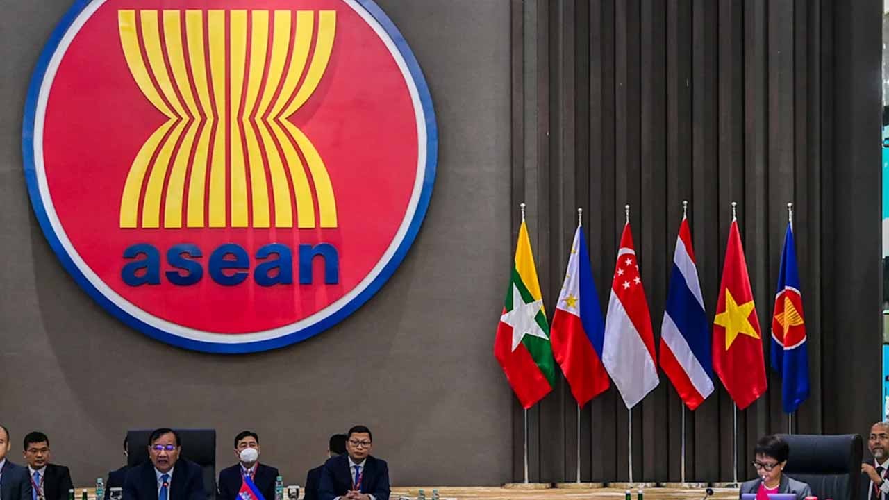 Namluların gölgesinde kritik zirve! Güneydoğu Asya’da barış için son şans mı?