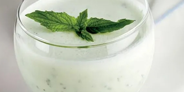 Naneli ayran tarifi nasıl yapılır? Kolay ve nefis naneli ve fesleğenli ayran tarifleri