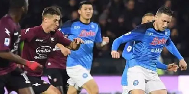 Napoli, Serie A'nın ilk yarısını liderlikle bitirdi