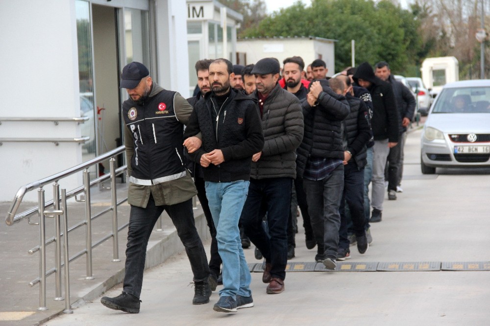 Narkotik operasyonunda gözaltına alınanlar adliyeye sevk edildi 