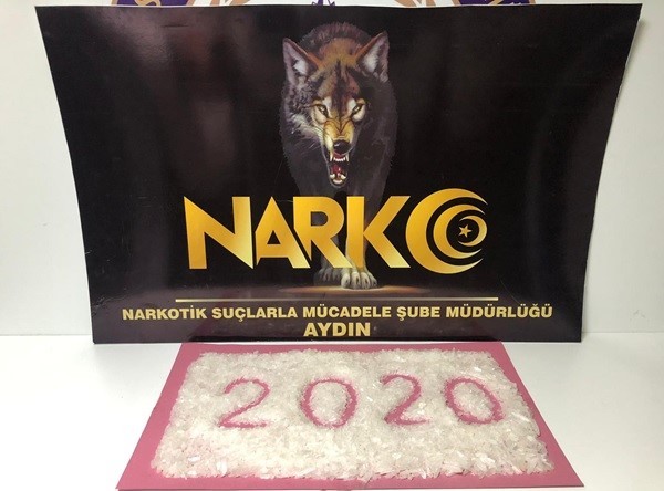 Narkotik polisi uyuşturucu tacirlerini yakaladı 
