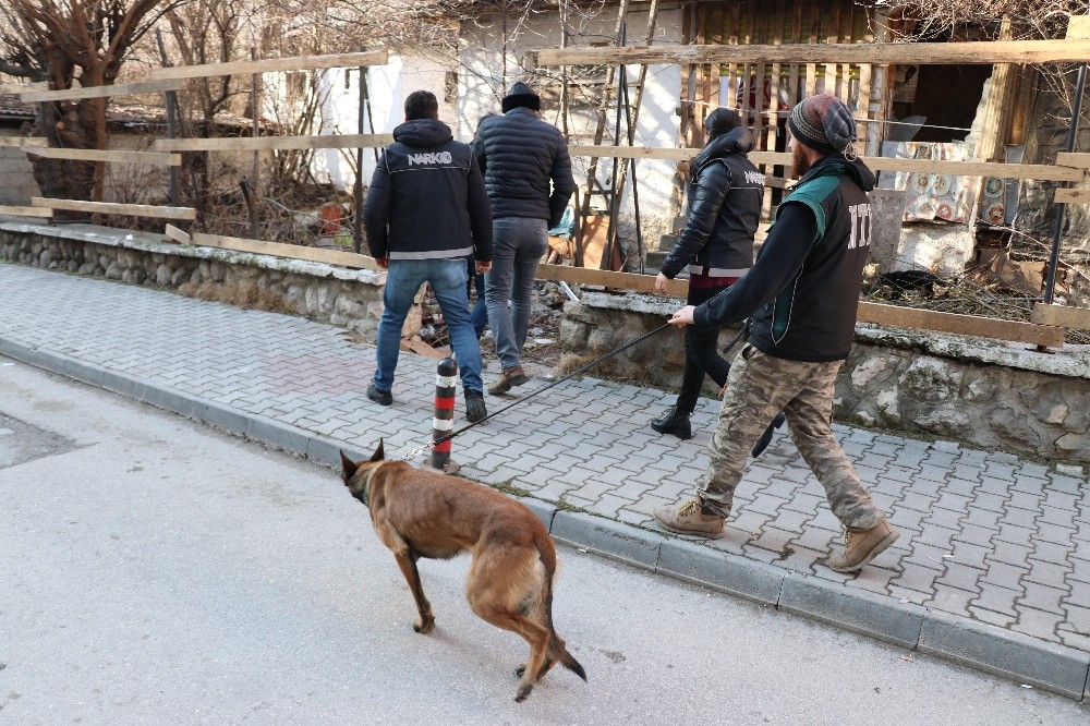 Narkotik uygulamasında yakalanan cezaevi firarisi tutuklandı 