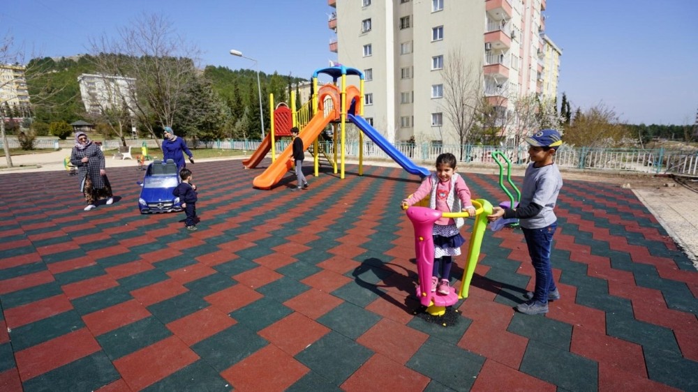 Narlıkuyu ve Necmettin Erbakan parkları yenilendi 