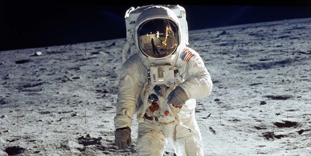 NASA açıkladı! Ay'a ilk kez kadın astronot gidiyor