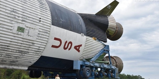 NASA dev roketi böyle taşıdı