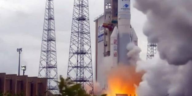 James Webb Uzay Teleskobu uzaya gönderildi