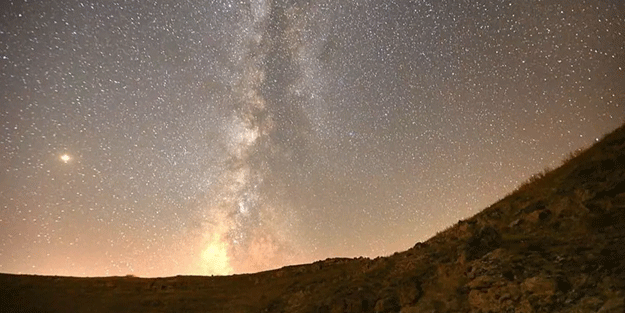 NASA duyurdu! 5 dev meteor Dünya'ya...