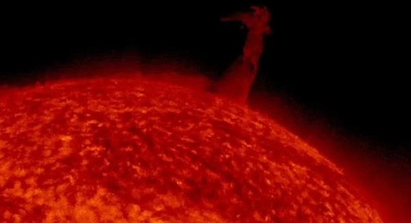 NASA paylaştı 14 kat daha büyük! Dünya karanlığa gömülebilir