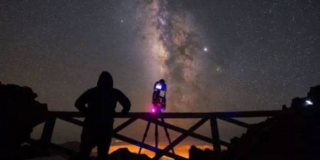 NASA uzayı görüntüleyen Türk'e ödül verdi