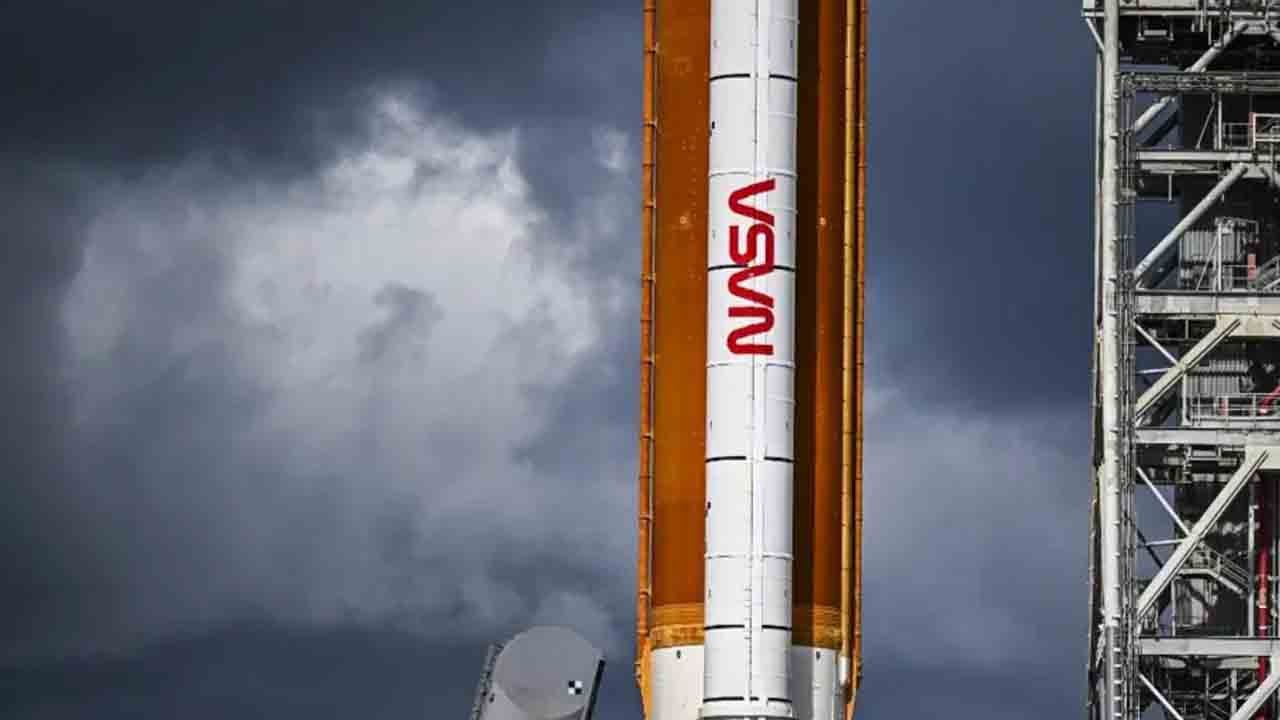 NASA’nın Ay görevi ertelendi: Astronotlar martta yola çıkacak