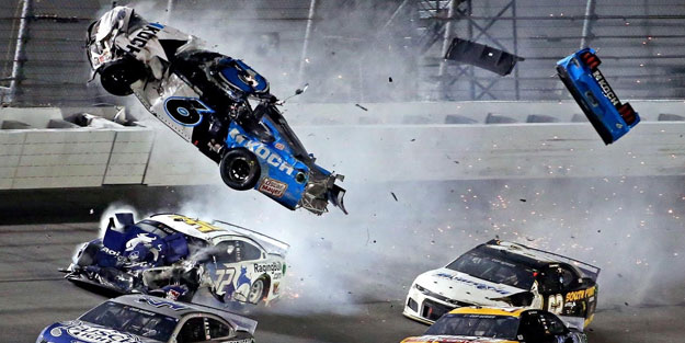 NASCAR'da pisti karıştıran kaza