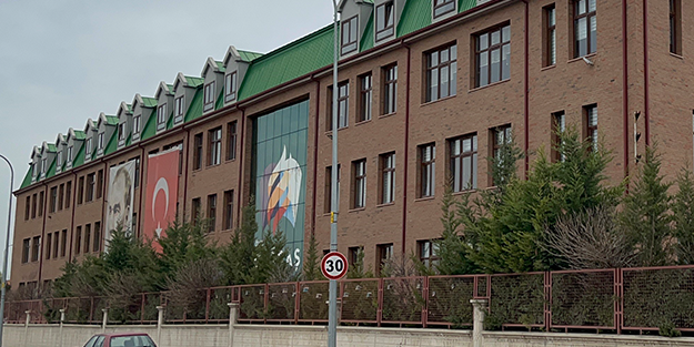 ‘Nasihat’ kılıfı! Başörtülüyü okula kaydetmeyen müdür hakkında karar