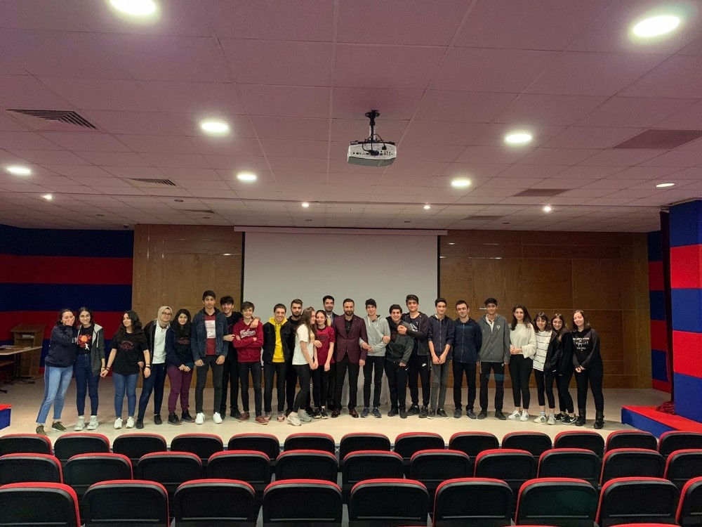 Nasıranlı’dan gençlere ‘kariyer ve meslek seçme’ semineri 