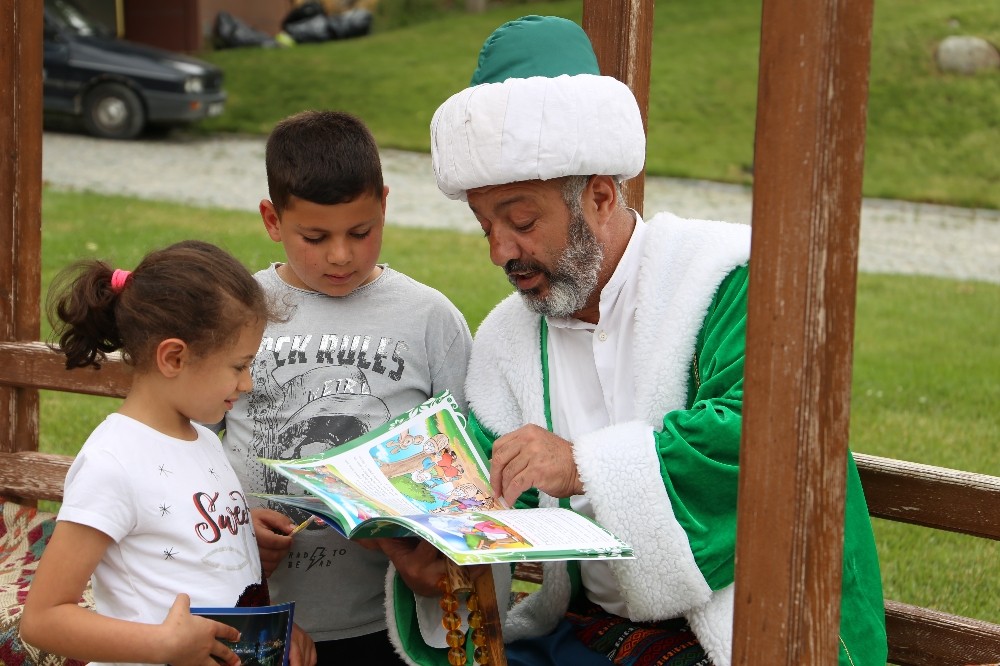 Nasreddin hoca yerli ve yabancı turistlerle buluştu 