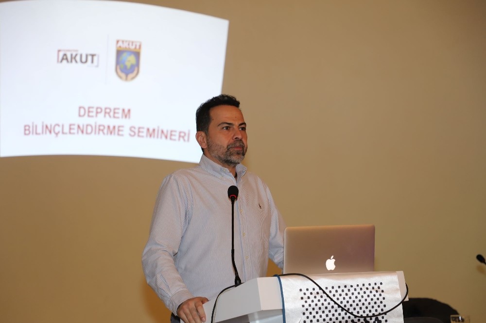 Nasuh Mahruki’den Turgutlu’da afetlere hazırlık konferansı 