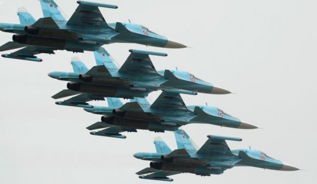 NATO askerleri Rus savaş uçağını nişan aldı