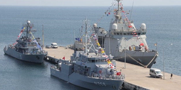 NATO gemileri Baltık Denizi'nde