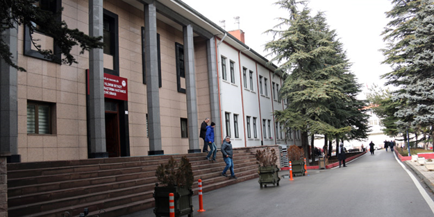 Nato kafa nato mermer! Dayanıksız binayı yıkmak rantmış