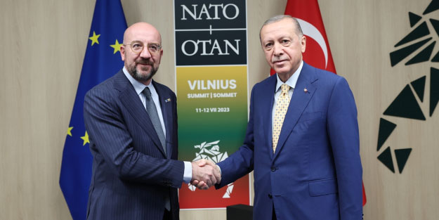 NATO zirvesindeki bütün görüşmelerde o ayrıntı büyük dikkat çekti