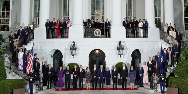 NATO’ya sert konuşan Başkan Erdoğan NATO aile fotoğrafına katılmadı