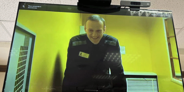 Navalny yeni suçlamalarla hakim karşısında