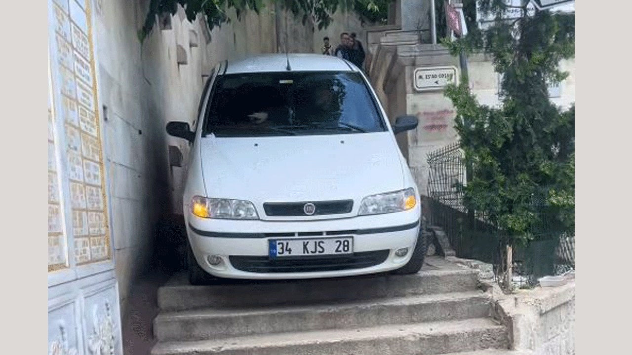 Navigasyona uydu, Eyüp Sultan mezarlığında mahsur kaldı!