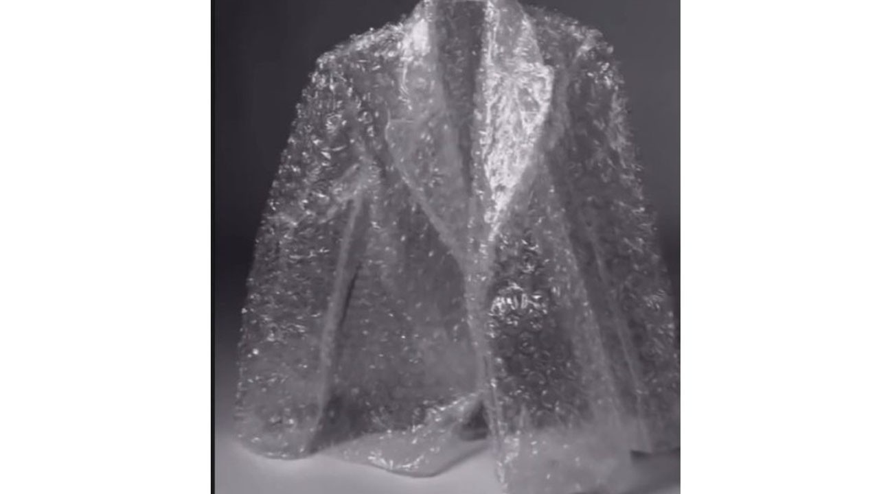 Naylondan yapılan dünyanın en hafif çeketi! Görenleri şaşırttı