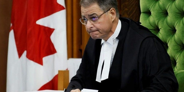 Nazi askerini alkışlattırmıştı... İstifa etti