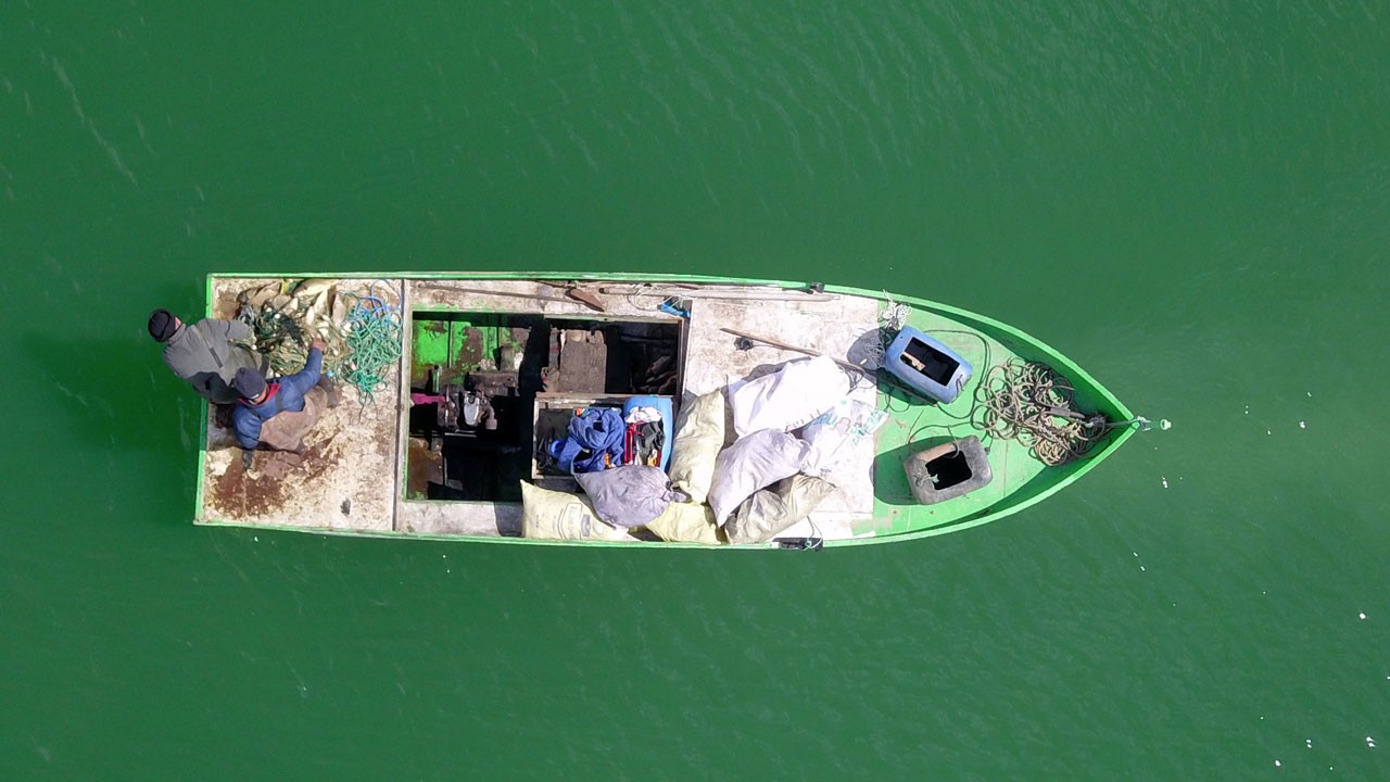 Nazik Gölü’nde sessiz mesai!