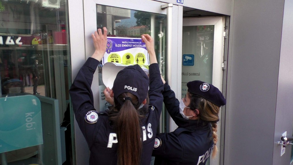 Nazilli polisi sosyal mesafeye dikkat çekti 