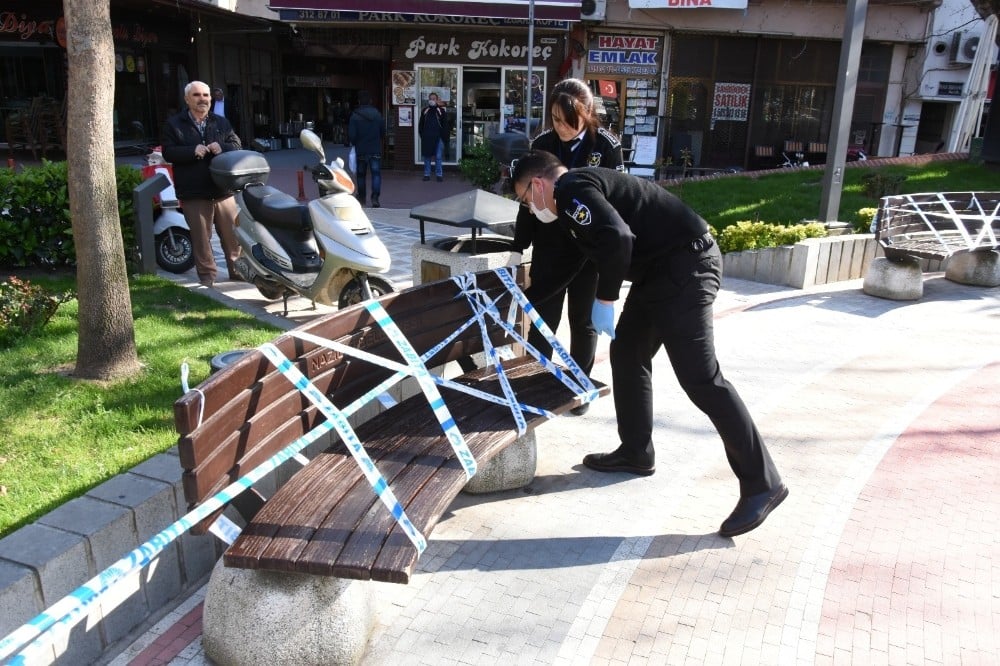 Nazilli’de banklara şerit çekildi 