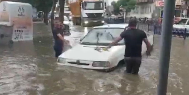 Nazilli'de caddeler göle döndü!
