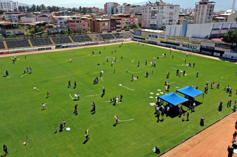 Nazilli’de çocuklar uçurtma şenliğinde buluştu 