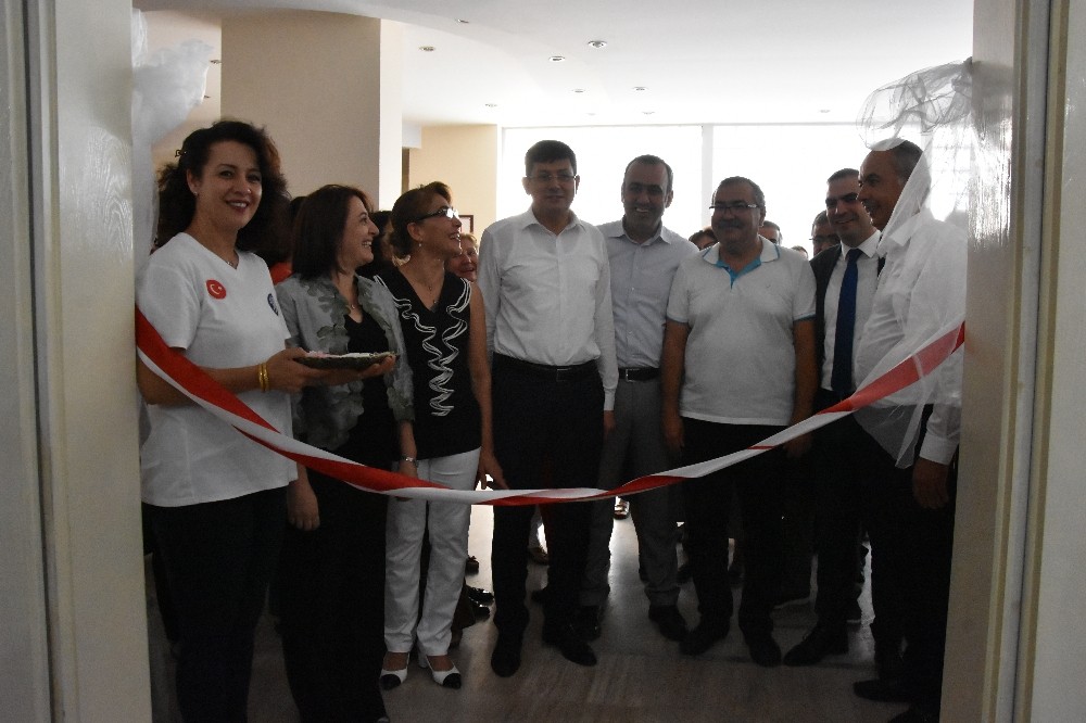 Nazilli’de El Sanatları Dekarasyon ve Vitray sergisi açıldı 
