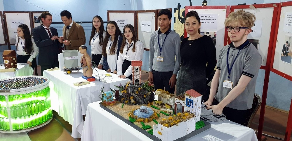 Nazilli’de GEKA desteğiyle ‘Geleceğim Mesleğim’ proje pazarı kuruldu 