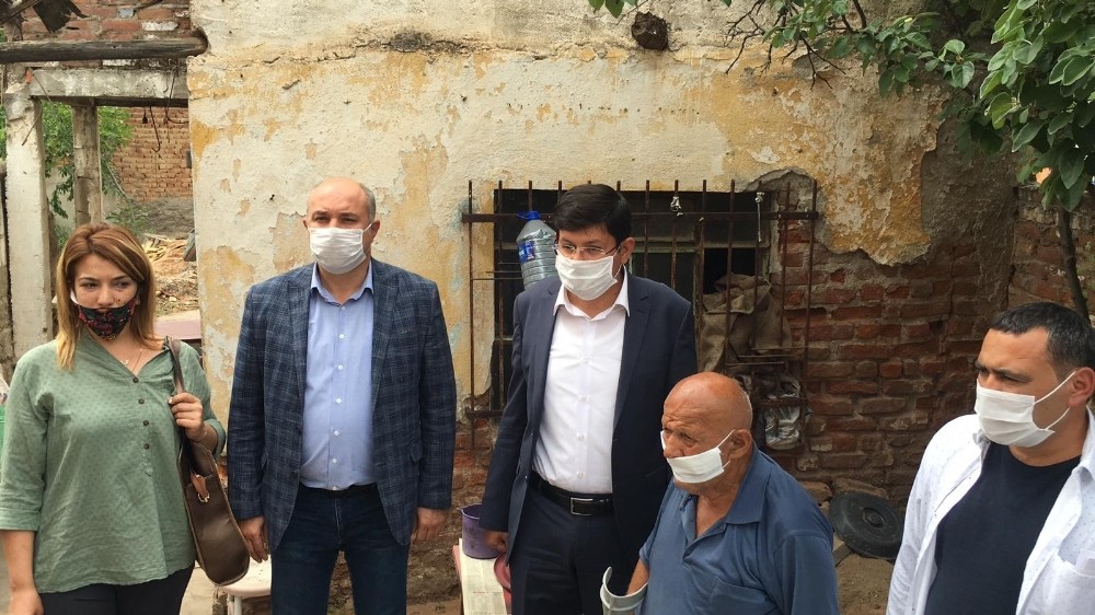 Nazilli’de yaşlı adamın yardımına belediye ekipleri koştu 