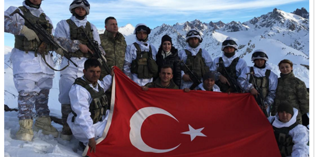 Ünlü spiker Mehmetçik için Dağlıca'ya çıktı