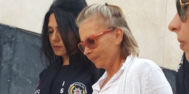 Nazlı Ilıcak ve Altan kardeşlerin yargılanmasına başlandı