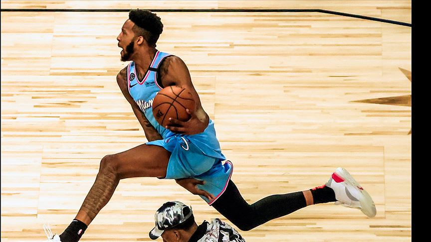 NBA smaç yarışmasının galibi Derrick Jones