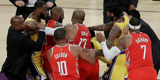 NBA'de yumruklu kavganın cezaları kesildi