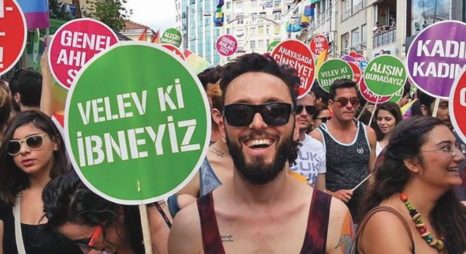 Ne demişsek o Akit uyarmıştı! Sapkınlardan zafer naraları