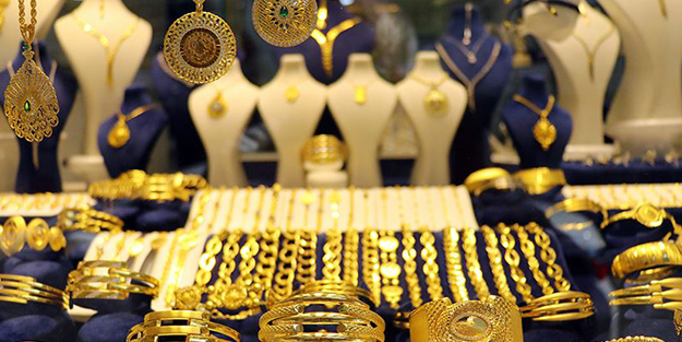 Ne gram altın ne çeyrek! 1700 lira söylentisine rağmen vatandaşlar kuyumcudan onu almaya başladı