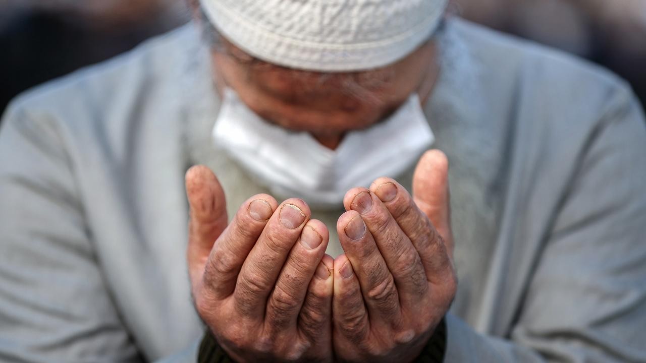 Ne mutlu zekâtlarını veren zenginlerimize