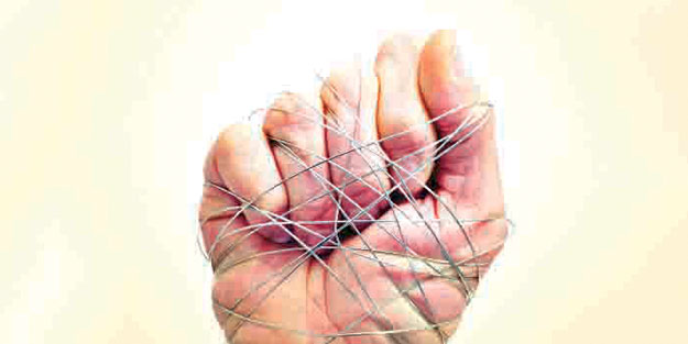 ‘Ne verirsen elinle; o gider seninle’