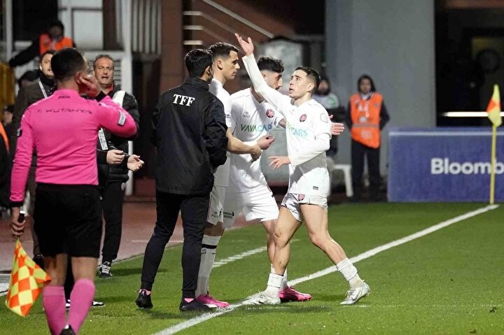 Ne yaptın Emre sen böyle? Bütün Fenerbahçeliler bunu konuşuyor! Sinirlerine hakim olamadı!