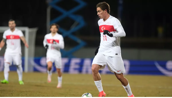 Ne yaptın sen Kenan.. A Milli Takım'a Kenan Yıldız'dan kötü haber