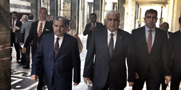 Necdet Özel Meclis'i ziyaret etti