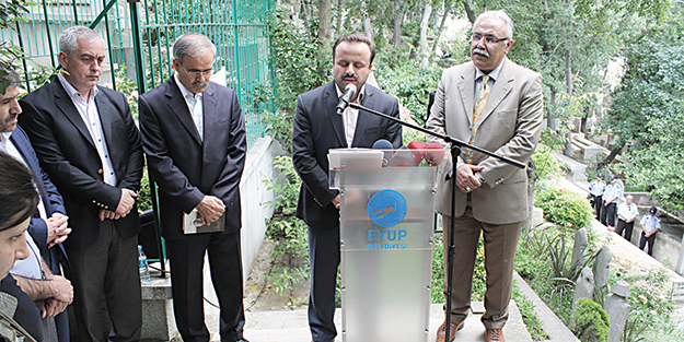 Necip Fazıl dualarla anılıyor