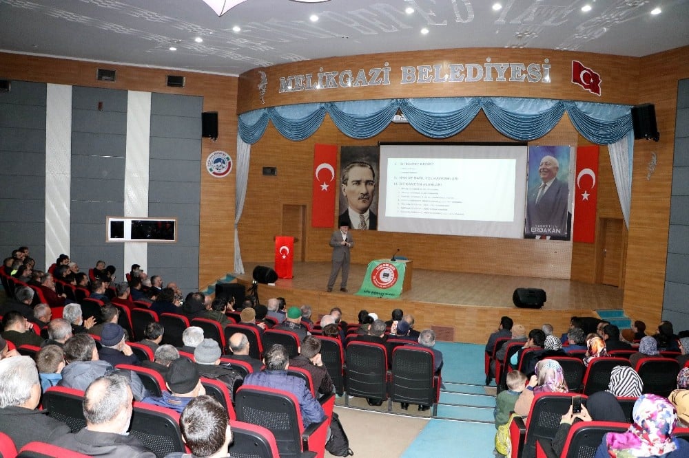 Necmettin Erbakan Kayseri’de anıldı 