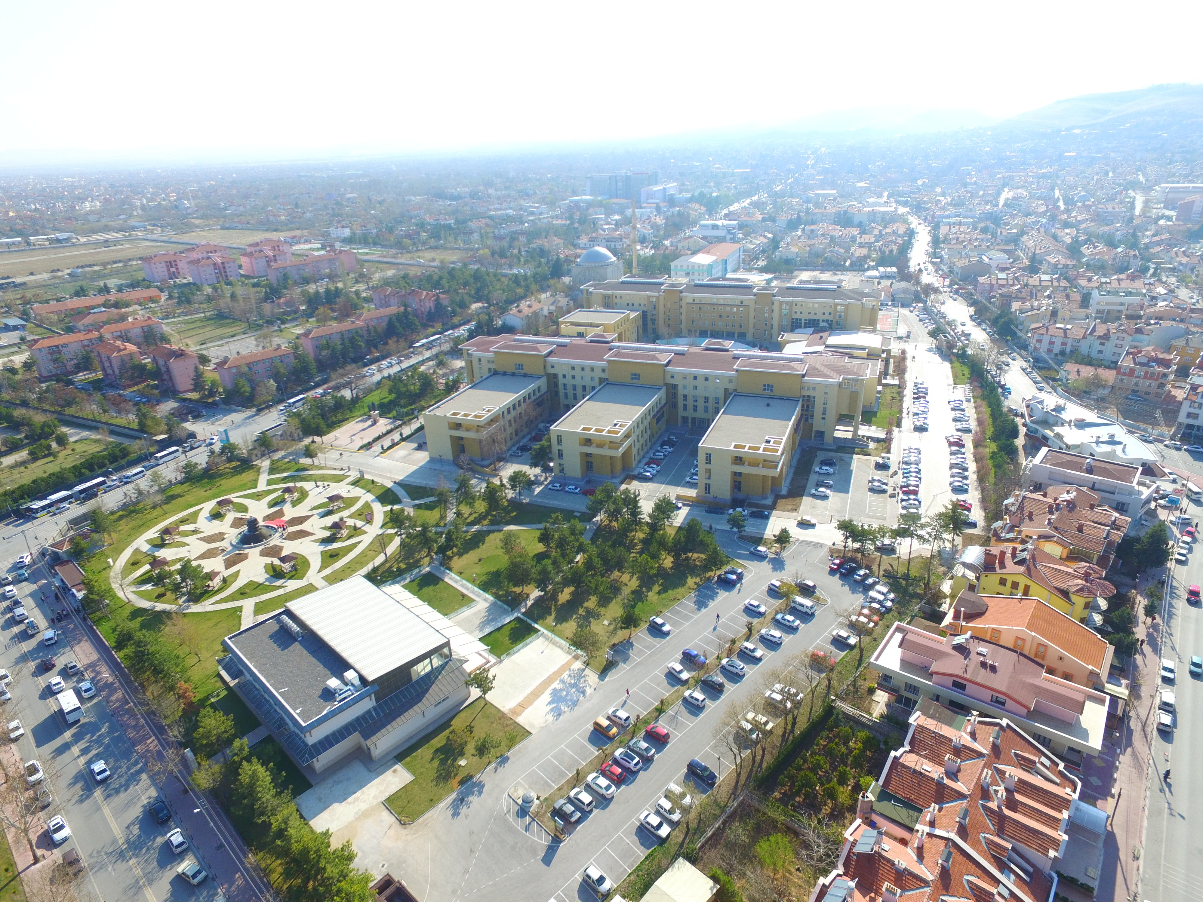 Necmettin Erbakan Üniversitesi öğretim üyeleri alıyor